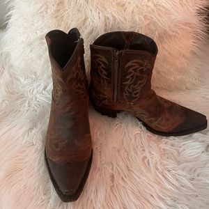 Caborca ankle western boot size 9